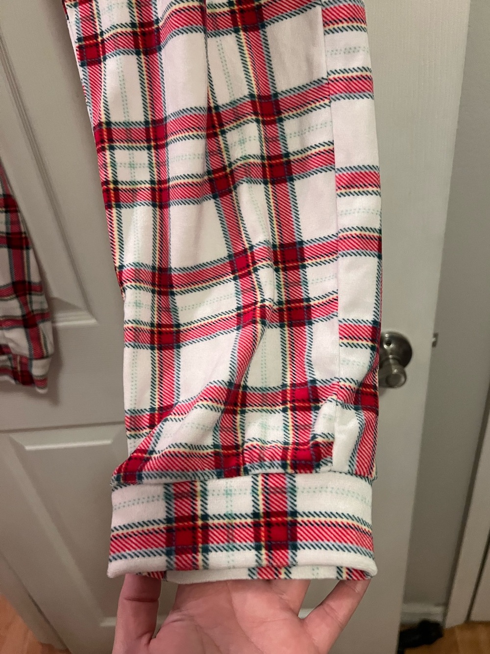 Like New! SOFT! Auden Red Plaid Long Sleeve Pajama Set- Size Large - Picture 9 of 12
